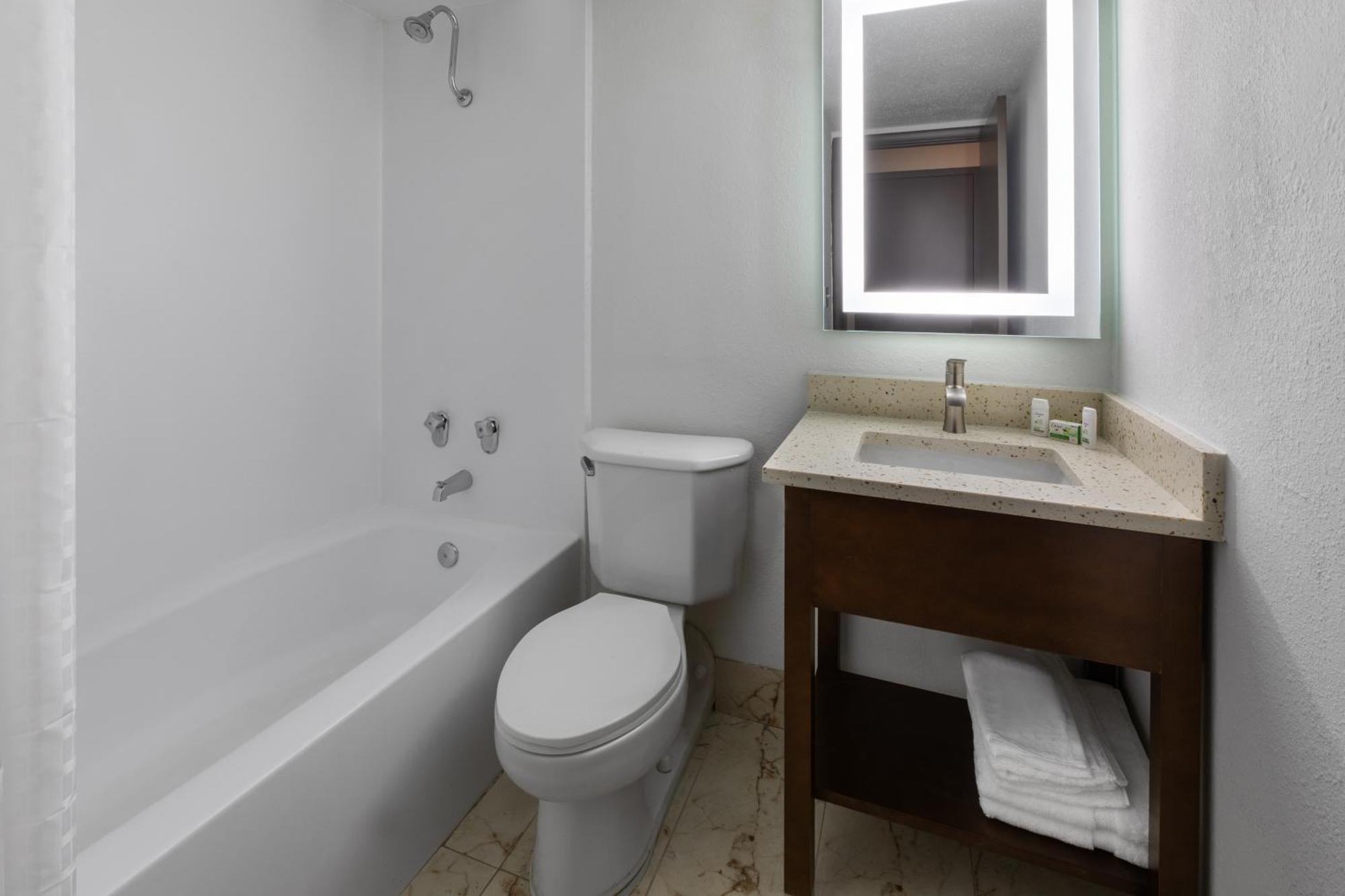 Hotel Wingate By Wyndham Troy Esterno foto